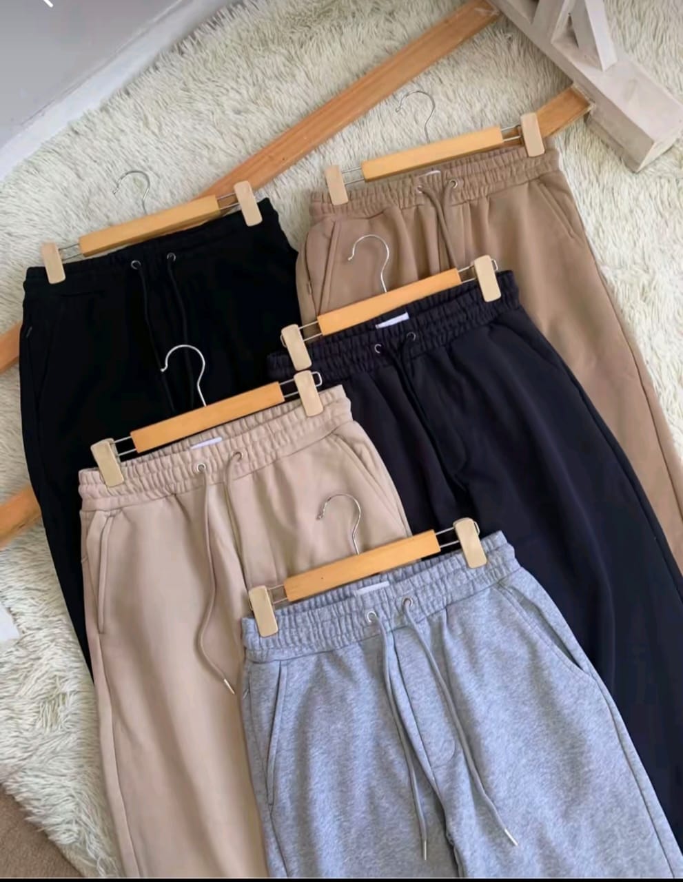 Sweatpants in multiple colors — Black, Olive, Beige, Grey