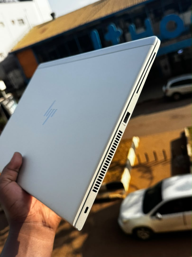HP EliteBook 840 G5 right side showing ventilation and ports