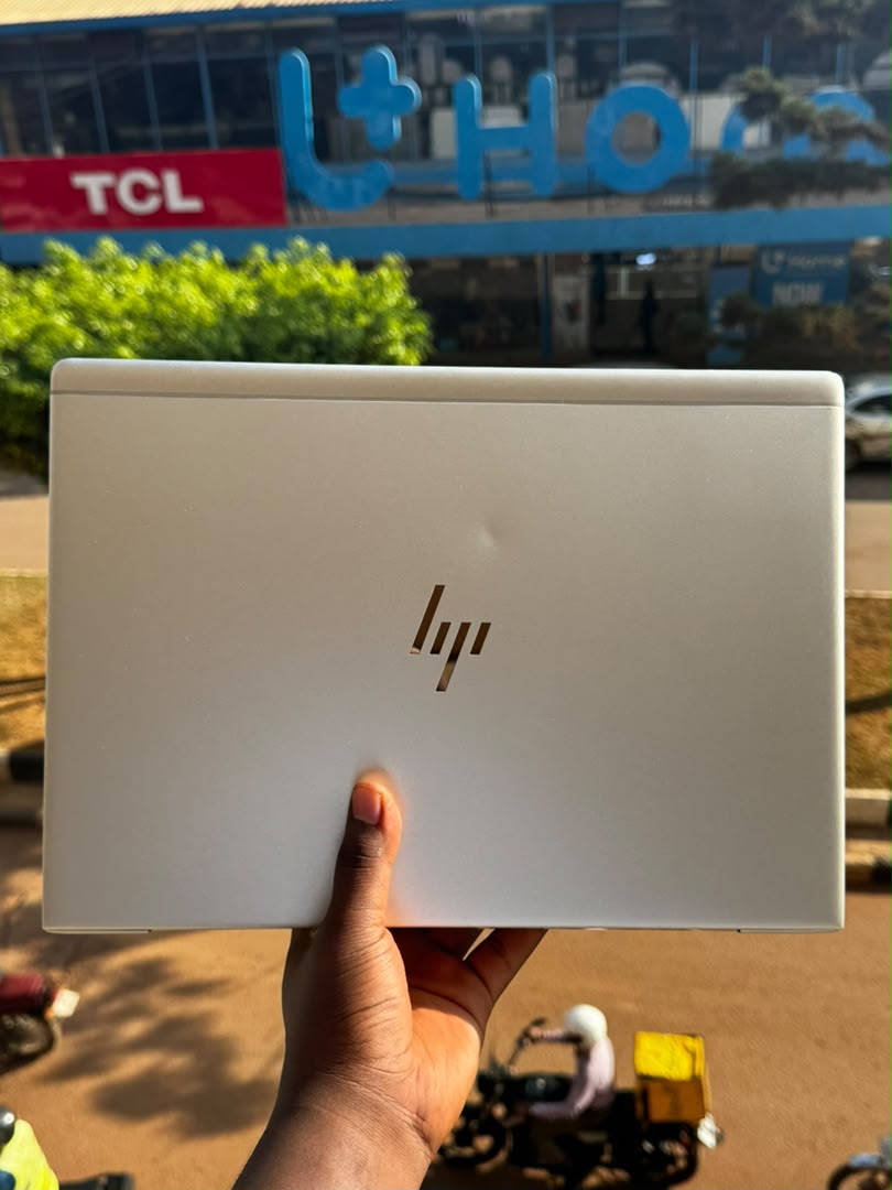 HP EliteBook 840 G5 closed silver aluminum lid