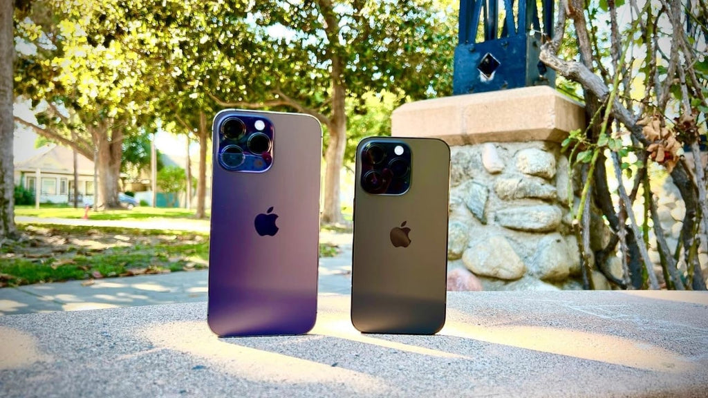 iPhone 14 Pro 256GB - Deep Purple and Space Black colors