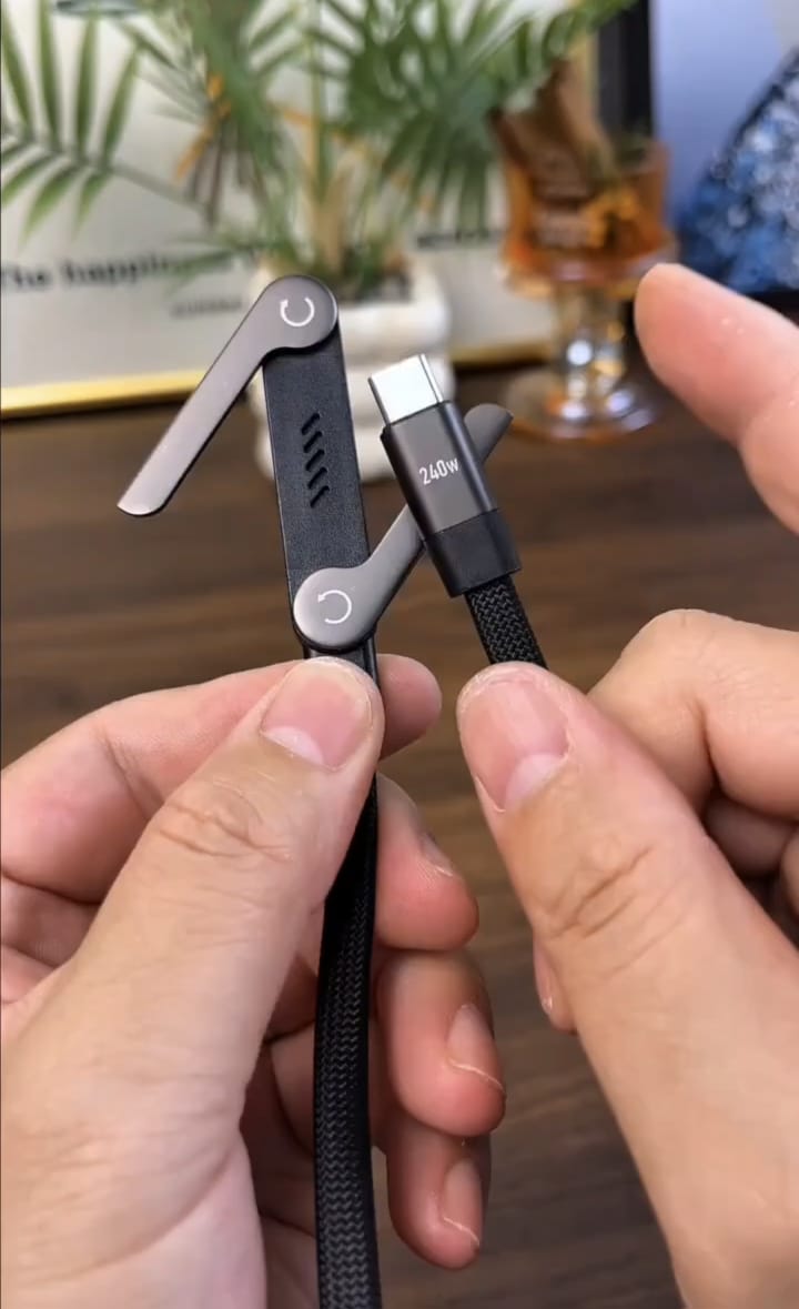 240W USB-C Cable with built-in phone stand - connector close-up
