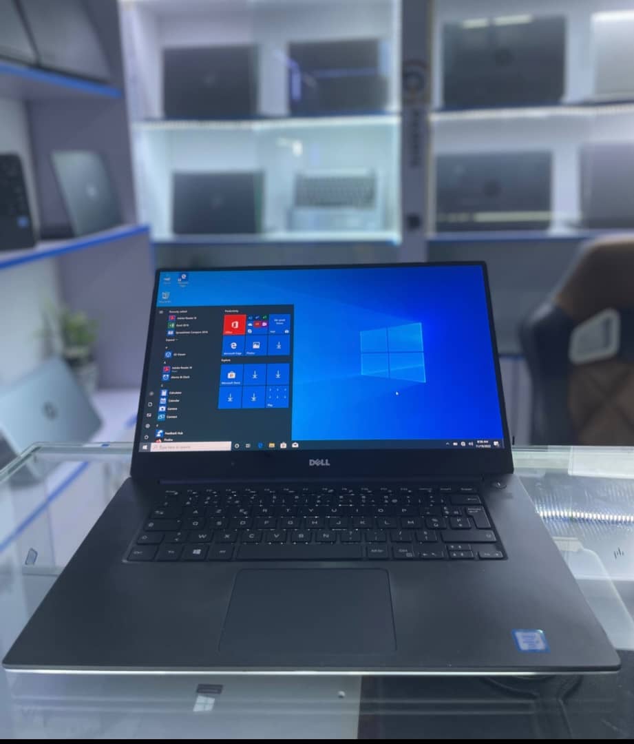 Dell XPS 15 silver aluminium lid closed