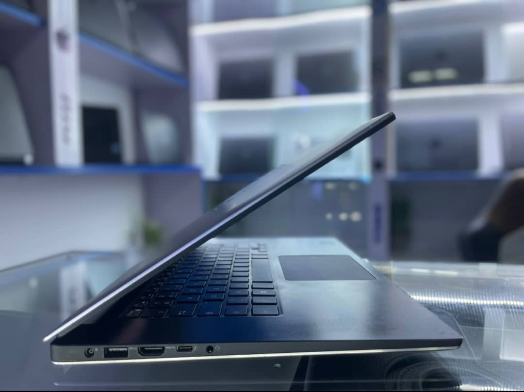 Dell XPS 15 side view showing left ports